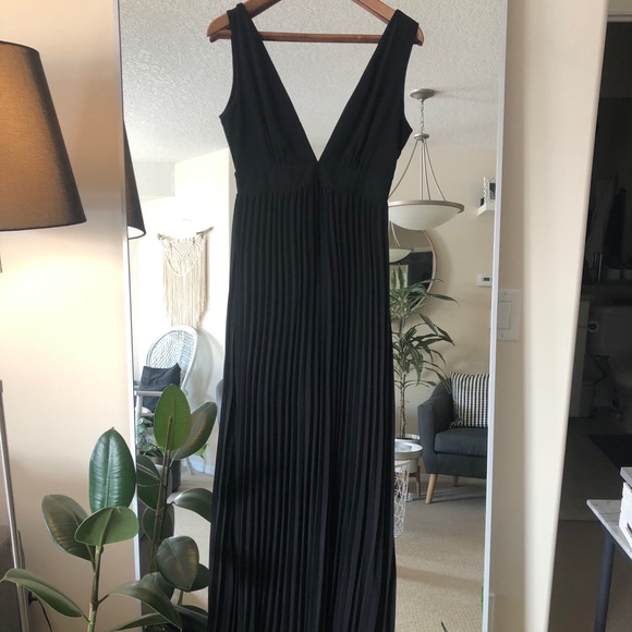 Ya Los Angelos Black gown - Picture 4 of 10